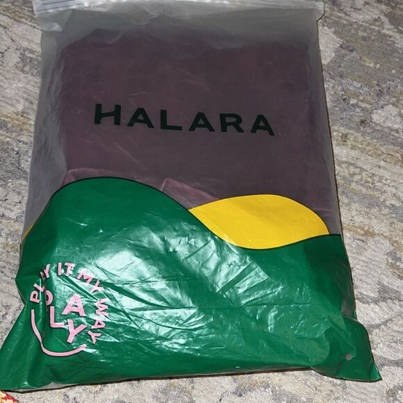 HALARA Women's Wide Leg Jeans in Rich Maroon - Picture 16 of 16